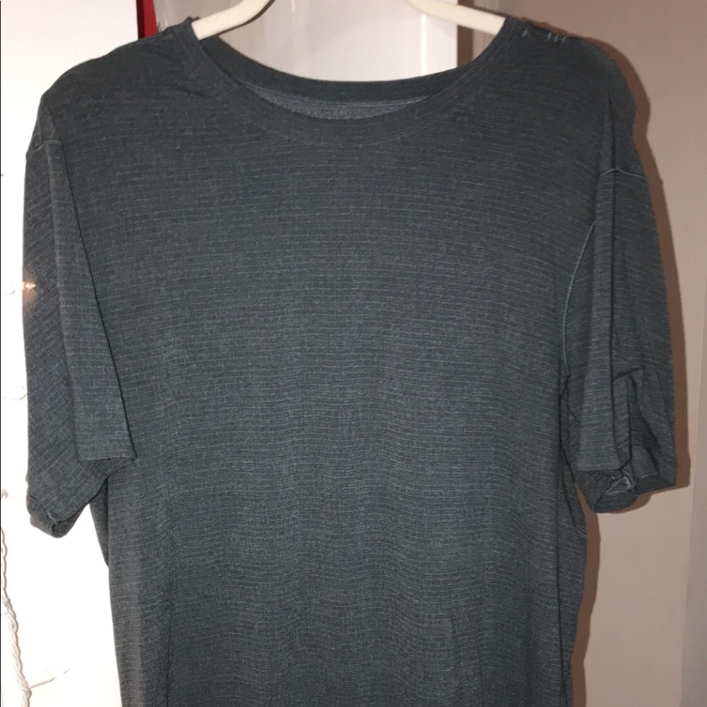 Men’s Lululemon Shirt!